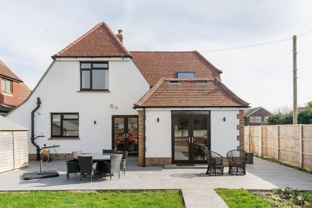 Home By The Sea In Rustington Eksteriør bilde